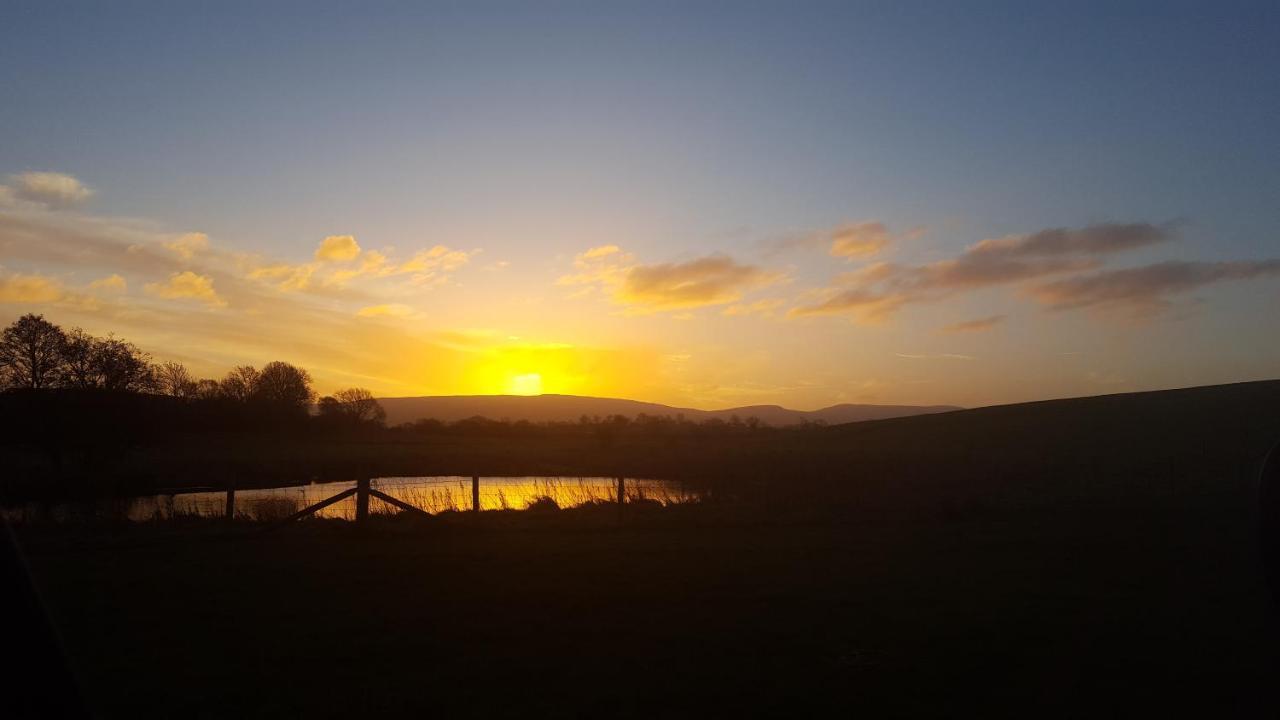 Keld Barn, Low Ploughlands Holiday Lets 커크비 스티븐 외부 사진